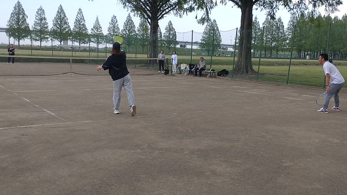 テニス部はがっつりプレイというよりはテニスを楽しもう！という姿勢の部。