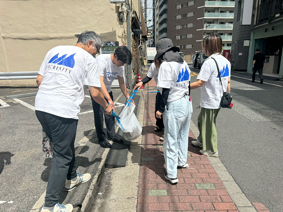 暑さのなか、元気を振り絞って頑張るメンバー
